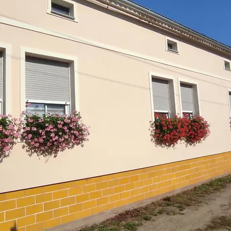 In Cottbus-klein Stroebitz Naehe Badesee